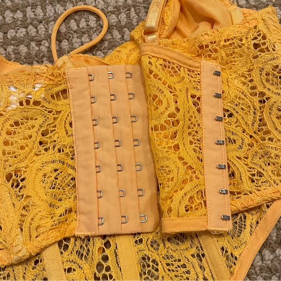 For Love & Lemons Sammie Bustier Crop Top Yellow Medium - Picture 7 of 8